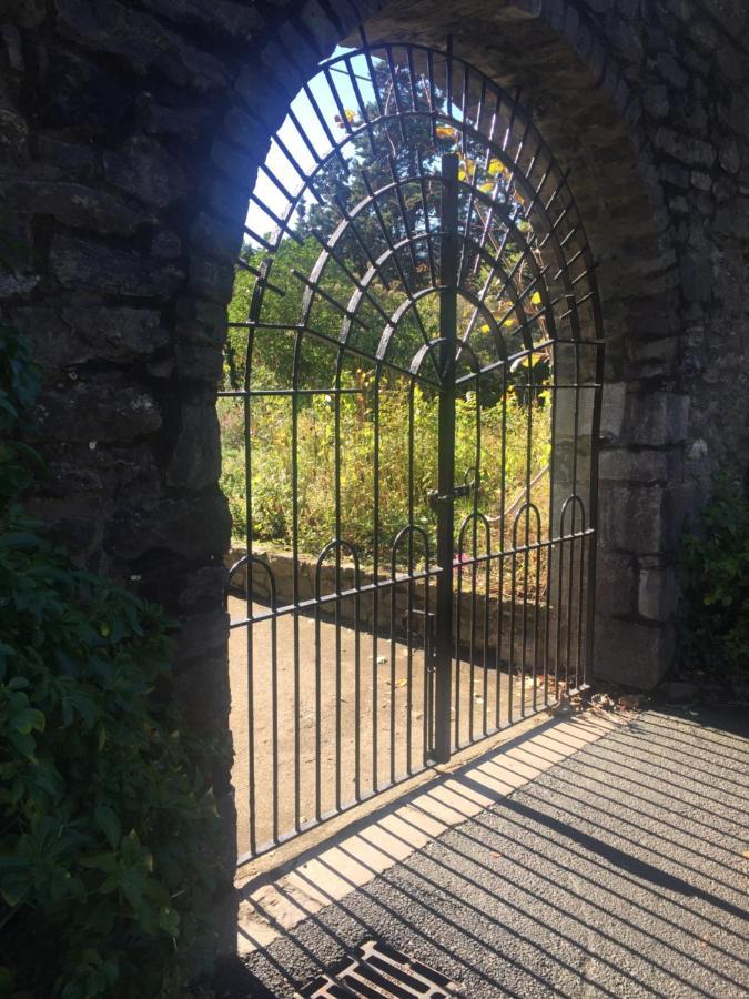 The Lodge At Bodenlodge Malahide Exterior foto